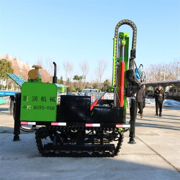 澳大利亞的客戶(hù)代專(zhuān)程到訪(fǎng)了宏潤(rùn)機(jī)械，對(duì)公司的潛孔鉆機(jī)產(chǎn)品進(jìn)行了深入細(xì)致的考察